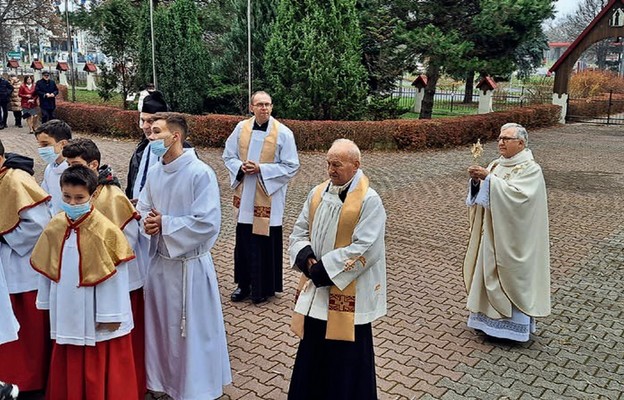 Wprowadzenie relikwii bł. kard. Stefana Wyszyńskiego