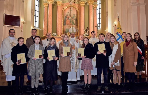 Uroczystość Jezusa Chrystusa Króla Wszechświata gromadzi osoby zatroskane o wzrost wiary – podkreślił biskup