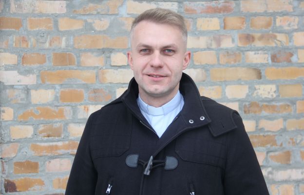 - Warto w tym czasie dostrzec to w jaki sposób Pan Bóg już nas przygotowuje, w jaki sposób On już toruje sobie drogę w naszych sercach - mówi ks. Piotr Bartoszek