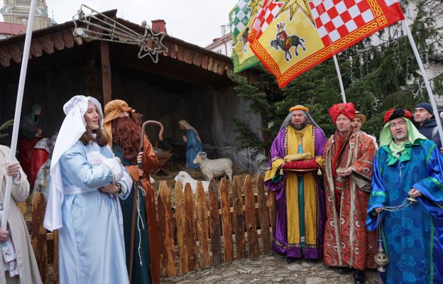 Zakończeni orszaku przy szopce na rynku przemyskim