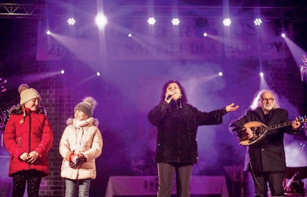 Eleni podczas koncertu kolęd w Chojnie