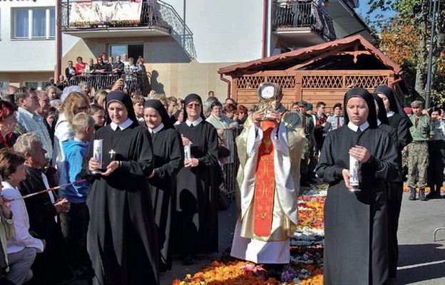 Ukazywanie Chrystusa Eucharystycznego światu to powołanie Zgromadzenia Sióstr Służebnic Jezusa w Eucharystii