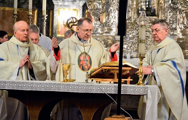 Eucharystia pod przewodnictwem pasterza diecezji