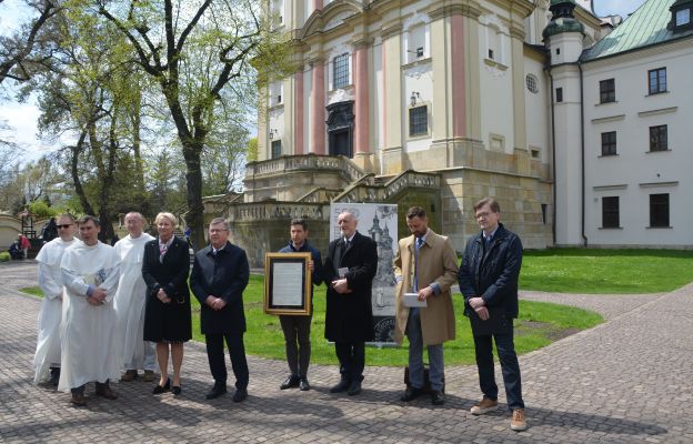 Uczestnicy konferencji zorganizowanej z okazji zbliżającego się jubileuszu