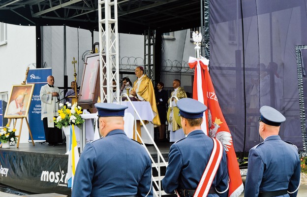 Mszy św. podczas peregrynacji przewodniczył  bp Grzegorz Kaszak