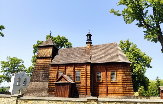 Drewniany kościół w Gogołowie