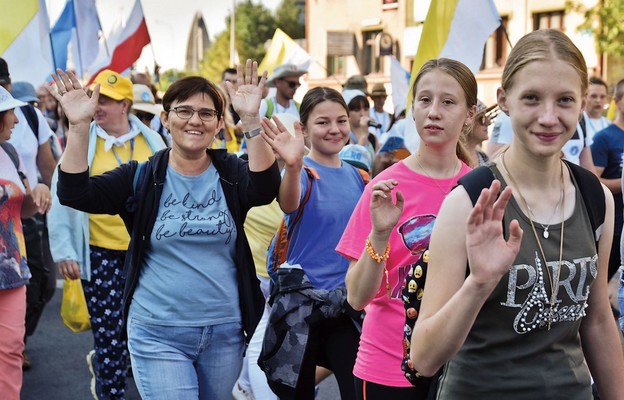 Pielgrzymi nie kryli radości z powrotu na pielgrzymkowy szlak