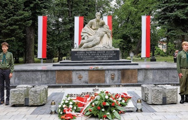 Wydarzenie odbyło się przy pomniku Piety Sądeckiej