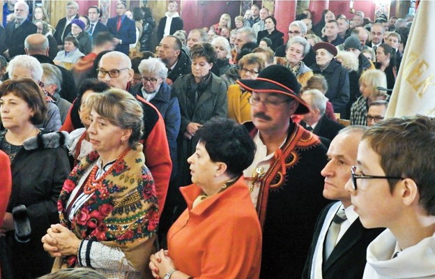 Żywy Kościół w Ciścu dziękuje za świątynię z cegieł