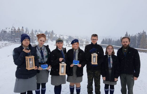 Harcerze z Betlejemskim Światłem Pokoju