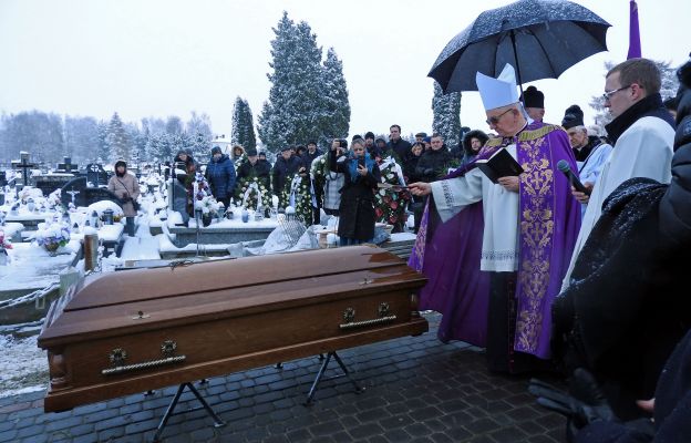 Kapłan spoczął na cmentarzu w Garbowie 