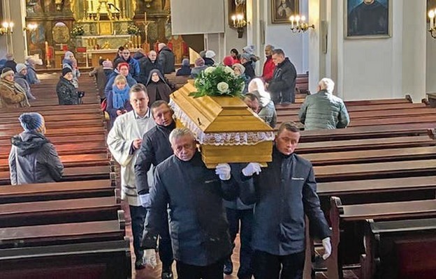 Uroczystości pogrzebowe odbyły się w kościele klasztornym Podwyższenia Krzyża Świętego