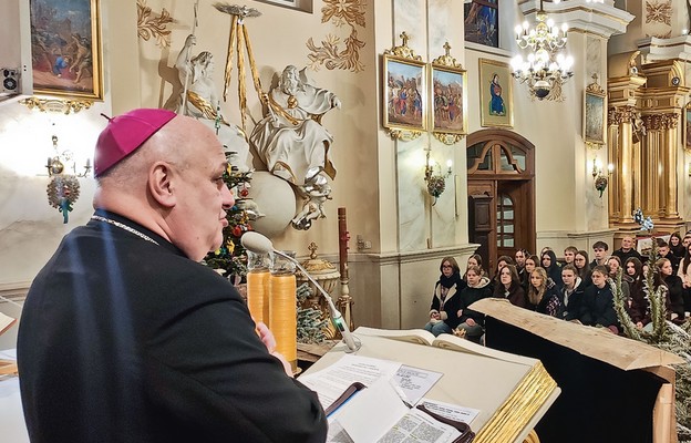 Wśród słuchaczy pierwszej w tym roku katechezy nie zabrakło młodzieży