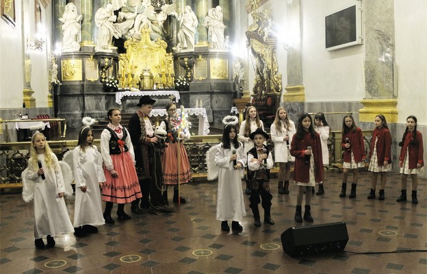 Wspólne kolędowanie łączy pokolenia