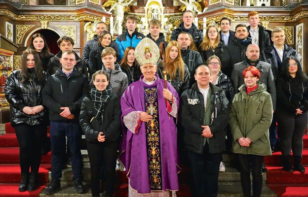 Co roku w ramach bierzmowania diecezjalnego sakrament przyjmuje ponad sto osób