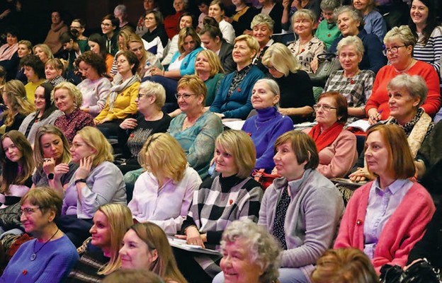 Panie przybyłe z całej diecezji wypełniły po brzegi salę Strzegomskiego Centrum Kultury