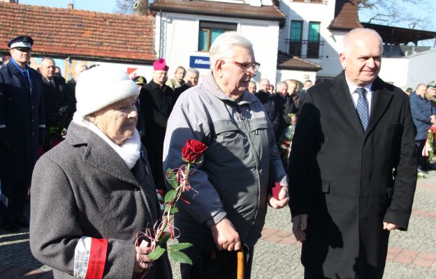 Stanisław Romanowski (w środku) był sądzony przez WSR w Zielonej Górze w 1952 r. i skazany na 12 lat więzienia za działalność przeciwko Polsce Ludowej