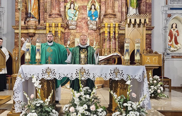 Mszy św. przewodniczył ks. Mariusz Karaś