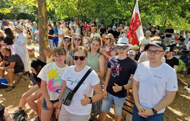 Spotkanie jest okazją do dzielenia się wiarą wśród młodych, którzy przyjechali na festiwal z różnych stron świata