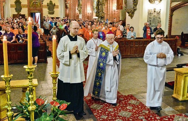 Nabożeństwu u progu pielgrzymki przewodniczył biskup senior Stefan Cichy