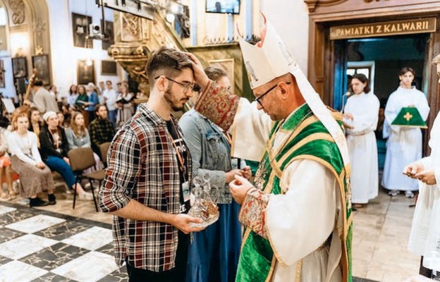 Nie bójmy się  dzisiaj z odwagą głosić Chrystusa – zachęcał bp Edward Kawa