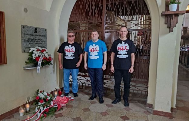 Podczas Mszy św. modliliśmy się o to, by żyjący żołnierze AK i zesłańcy mogli czerpać radość z życia w kraju budowanym na wartościach - mówi Marek Kuczyński (pierwszy z prawej)