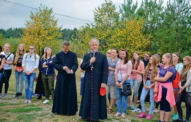 Ruch Czystych Serc i KSM organizują wspólnie co roku Pielgrzymkę Młodych
do Zabawy