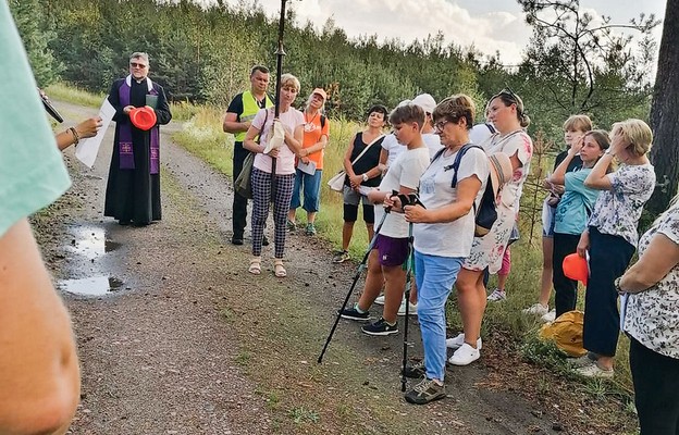 Rozważania prowadziły osoby dorosłe…