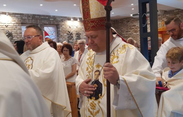 Biskup Adrian Put przybył do pierwszej parafii, w której przez sześć lat posługiwał jako proboszcz