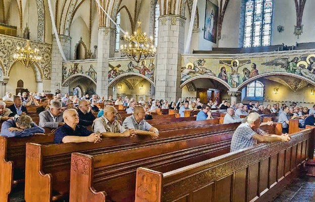 Dzień skupienia to także osobista modlitwa przed Najświętszym Sakramentem