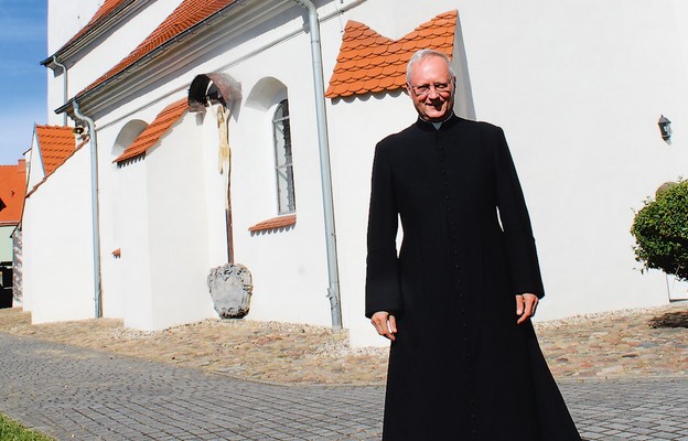 Parafia w Bytomiu oprócz miasta liczy 10 miejscowości, które są bez kościołów, ale również wymagają troski duszpasterskiej – mówi ks. Zbigniew Kobus