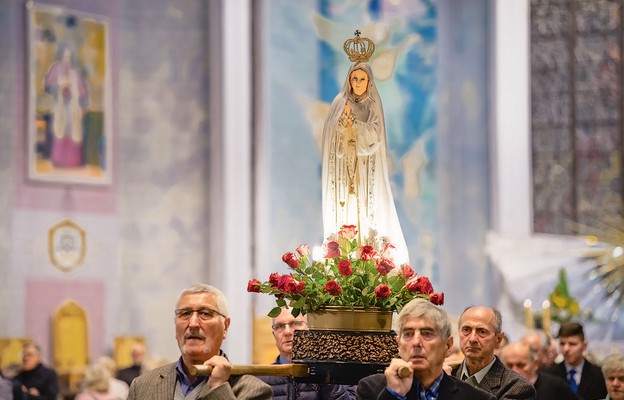 Kopia figury Matki Bożej Fatimskiej z katedry rzeszowskiej