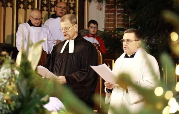 Ks. kan. Wiesław Rusin i ks. radca z kościoła ewangelickiego Waldemar Szczugieł