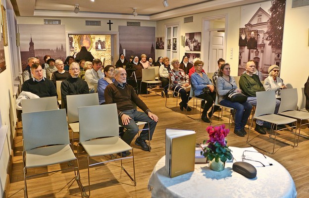 Uczestnicy prelekcji w Muzeum Domu Macierzystego w Sosnowcu