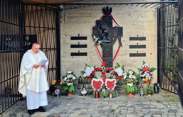 Pamięć o Katyniu