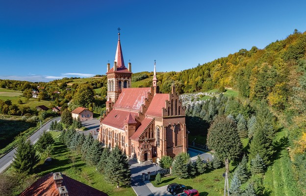 Historia kościoła w Niewodnej sięga średniowiecza