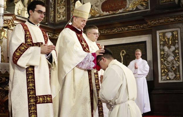 Liturgiczny obrzęd nałożenia rąk