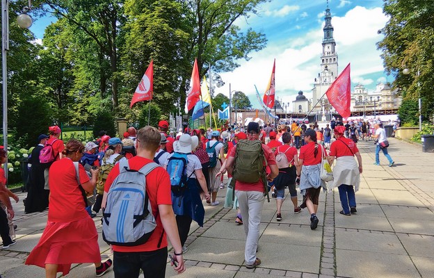 Wejście na Szczyt Jasnogórski i modlitwa przed obrazem Matki Bożej to finał 
każdej pielgrzymki