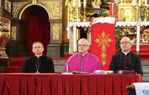Inauguracyjna sesja Synodu odbyła się w katedrze świdnickiej