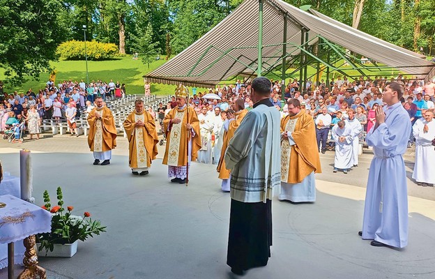 Liturgii przewodniczył bp Roman Pindel