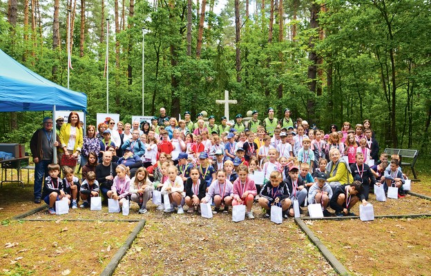 Młodzi ludzie oddali hołd Obrońcom Lwowa