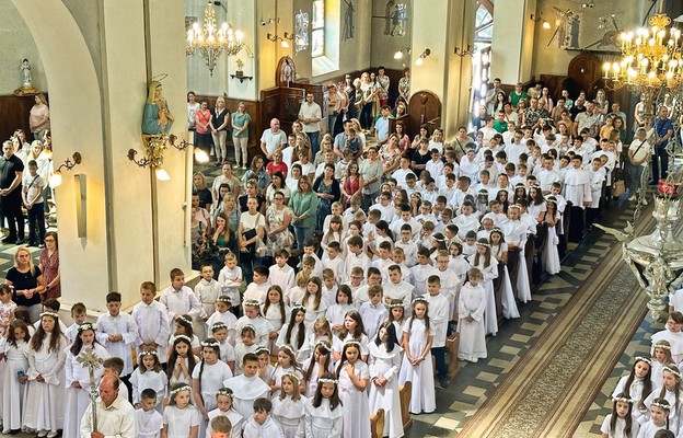 Do sanktuarium w Tarnowcu przyjechały dzieci pierwszokomunijne z całej diecezji