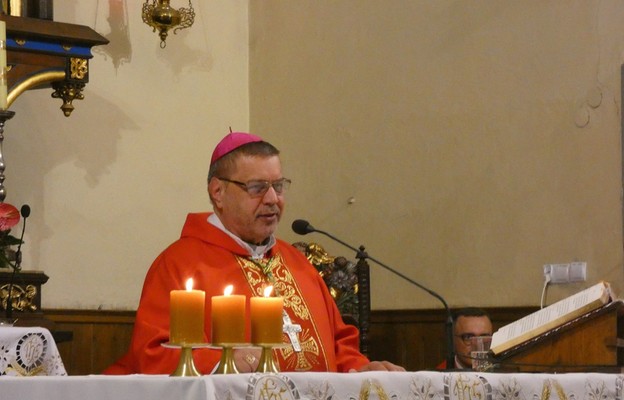 Biskup Stanisław Dowlaszewicz wakacje spędza w rodzinnych stronach