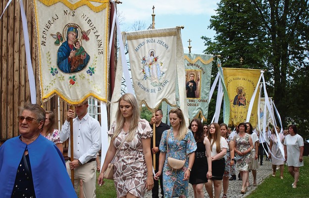 Na zakończenie uroczystości przeszła procesja eucharystyczna