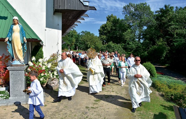 Uroczystość zakończyła procesja eucharystyczna