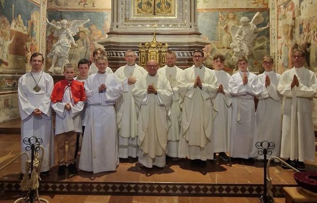 Służba liturgiczna wraz z duszpasterzami