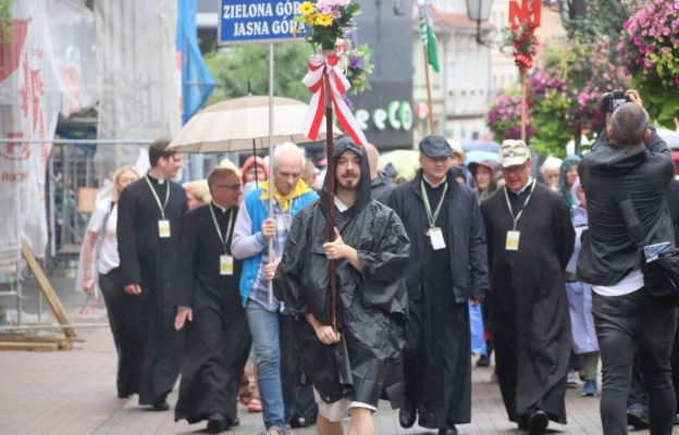 Pielgrzymi przeszli zielonogórskim deptakiem