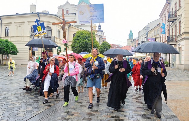 Lublin pożegnał pielgrzymów kroplami deszczu