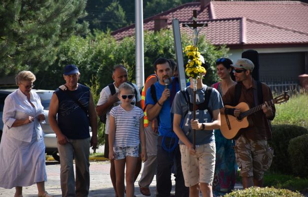 Podczas pierwszej pielgrzymki do Brzezinki szło tylko kilka osób, z każdym rokiem ich licba wzrasta