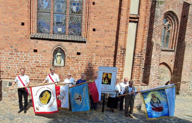 W Ośnie Lubuskim tradycyjnie trzecia niedziela miesiąca to modlitwa w intencji Ojczyzny